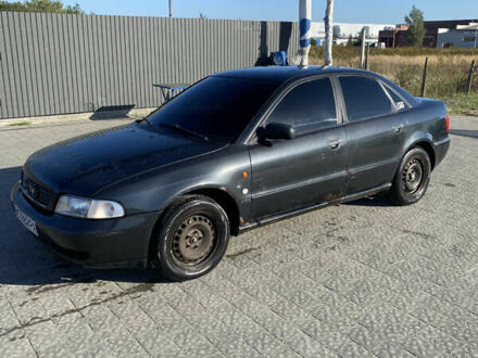 Ауді А4 1996 у Львові на Automoto.ua Чорний Ауді А4, об'ємом двигуна 1.9 л та пробігом 430 тис. км за 2800 $, фото 1 на Automoto.ua