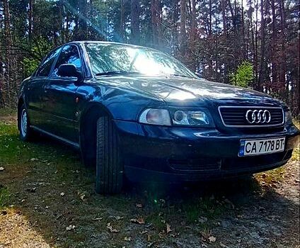 Черный Ауди А4, объемом двигателя 1.8 л и пробегом 460 тыс. км за 3250 $, фото 1 на Automoto.ua