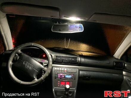 Чорний Ауді А4, об'ємом двигуна 1.8 л та пробігом 415 тис. км за 2900 $, фото 1 на Automoto.ua