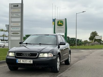 Ауді А4 1997 у Дніпро (Дніпропетровську) на Automoto.ua Чорний Ауді А4, об'ємом двигуна 1.8 л та пробігом 300 тис. км за 2999 $, фото 1 на Automoto.ua