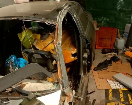 Ауди А4 1997 в Киеве на Automoto.ua Черный Ауди А4, объемом двигателя 2.8 л и пробегом 300 тыс. км за 1200 $, фото 1 на Automoto.ua