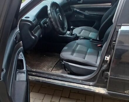 Чорний Ауді А4, об'ємом двигуна 1.6 л та пробігом 305 тис. км за 752 $, фото 1 на Automoto.ua