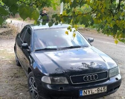 Чорний Ауді А4, об'ємом двигуна 1.6 л та пробігом 250 тис. км за 2100 $, фото 1 на Automoto.ua
