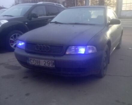 Черный Ауди А4, объемом двигателя 1.6 л и пробегом 320 тыс. км за 800 $, фото 1 на Automoto.ua