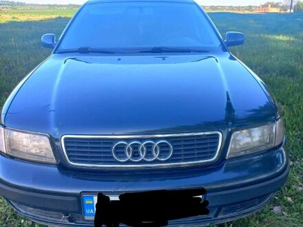 Ауді А4 1998 у Вінниці на Automoto.ua Чорний Ауді А4, об'ємом двигуна 18 л та пробігом 393 тис. км за 3200 $, фото 1 на Automoto.ua