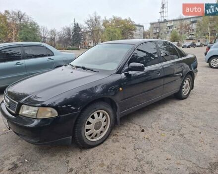 Черный Ауди А4, объемом двигателя 1.6 л и пробегом 330 тыс. км за 2750 $, фото 1 на Automoto.ua