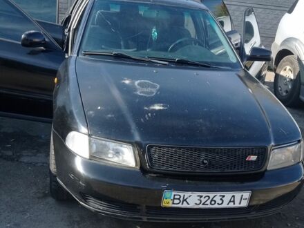 Черный Ауди А4, объемом двигателя 1.8 л и пробегом 290 тыс. км за 1650 $, фото 1 на Automoto.ua