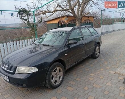 Чорний Ауді А4, об'ємом двигуна 1.8 л та пробігом 350 тис. км за 2800 $, фото 1 на Automoto.ua