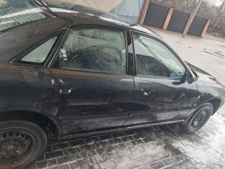 Черный Ауди А4, объемом двигателя 1.6 л и пробегом 111 тыс. км за 1250 $, фото 1 на Automoto.ua