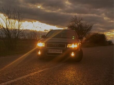 Черный Ауди А4, объемом двигателя 2 л и пробегом 341 тыс. км за 5000 $, фото 1 на Automoto.ua