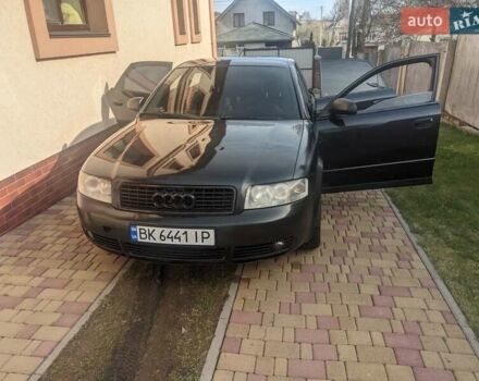 Чорний Ауді А4, об'ємом двигуна 1.98 л та пробігом 423 тис. км за 3000 $, фото 1 на Automoto.ua