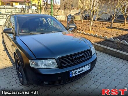Черный Ауди А4, объемом двигателя 2 л и пробегом 422 тыс. км за 4250 $, фото 1 на Automoto.ua