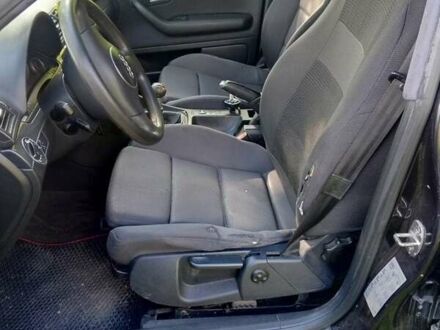 Чорний Ауді А4, об'ємом двигуна 1.9 л та пробігом 390 тис. км за 5000 $, фото 1 на Automoto.ua