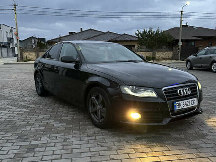 Ауди А4 2011 в Ровно на Automoto.ua Черный Ауди А4, объемом двигателя 1.97 л и пробегом 243 тыс. км за 11400 $, фото 1 на Automoto.ua