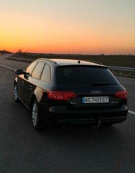 Черный Ауди А4, объемом двигателя 2 л и пробегом 326 тыс. км за 12300 $, фото 1 на Automoto.ua