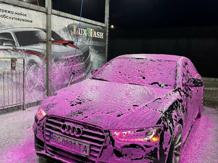 Чорний Ауді А4, об'ємом двигуна 2 л та пробігом 258 тис. км за 10950 $, фото 1 на Automoto.ua