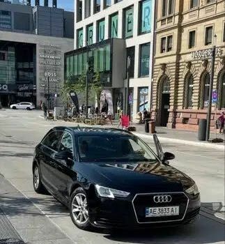 Чорний Ауді А4, об'ємом двигуна 2 л та пробігом 295 тис. км за 12500 $, фото 1 на Automoto.ua