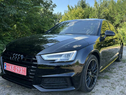 Ауді А4 2018 у Києві на Automoto.ua Чорний Ауді А4, об'ємом двигуна 2 л та пробігом 166 тис. км за 21500 $, фото 1 на Automoto.ua