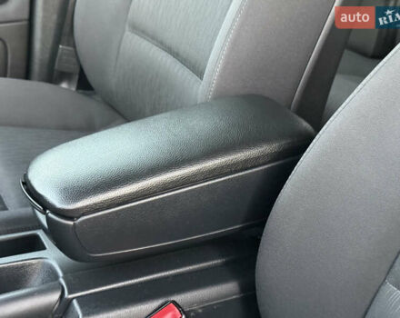 Фиолетовый Ауди А4, объемом двигателя 1.6 л и пробегом 247 тыс. км за 7400 $, фото 21 на Automoto.ua