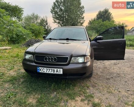 Коричневый Ауди А4, объемом двигателя 1.6 л и пробегом 353 тыс. км за 2999 $, фото 1 на Automoto.ua