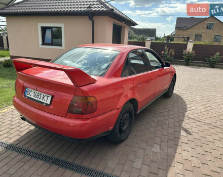 Красный Ауди А4, объемом двигателя 1.6 л и пробегом 309 тыс. км за 3200 $, фото 3 на Automoto.ua