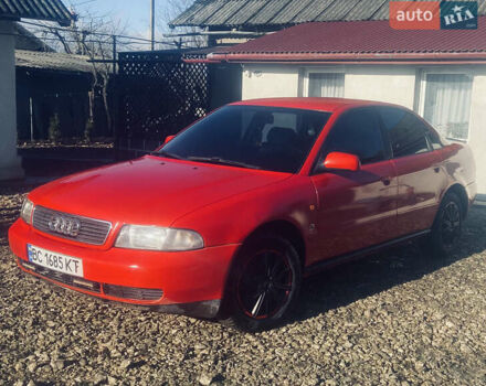 Красный Ауди А4, объемом двигателя 1.6 л и пробегом 300 тыс. км за 3000 $, фото 3 на Automoto.ua