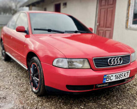 Червоний Ауді А4, об'ємом двигуна 1.6 л та пробігом 300 тис. км за 2999 $, фото 4 на Automoto.ua