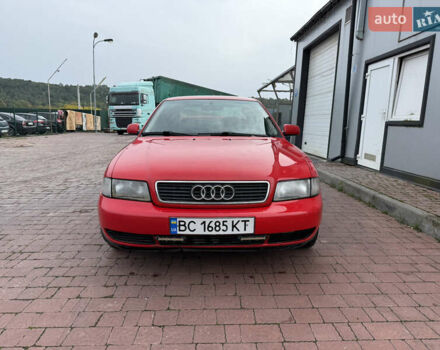 Ауди А4 1995 в Теребовле на Automoto.ua Красный Ауди А4, объемом двигателя 1.6 л и пробегом 310 тыс. км за 2350 $, фото 1 на Automoto.ua