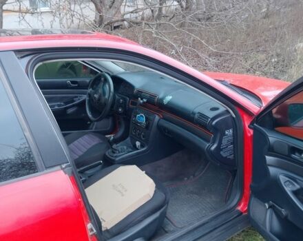 Червоний Ауді А4, об'ємом двигуна 1.6 л та пробігом 300 тис. км за 2374 $, фото 2 на Automoto.ua