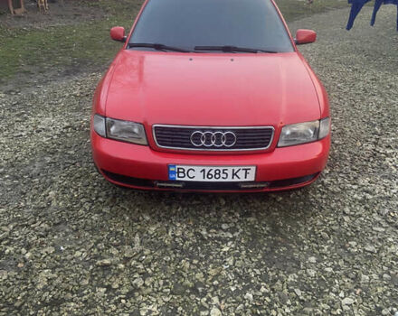 Красный Ауди А4, объемом двигателя 1.6 л и пробегом 300 тыс. км за 3000 $, фото 2 на Automoto.ua