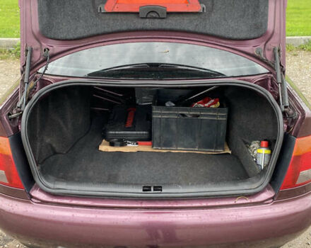 Червоний Ауді А4, об'ємом двигуна 1.8 л та пробігом 240 тис. км за 3300 $, фото 4 на Automoto.ua