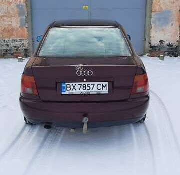 Красный Ауди А4, объемом двигателя 1.8 л и пробегом 255 тыс. км за 3500 $, фото 9 на Automoto.ua