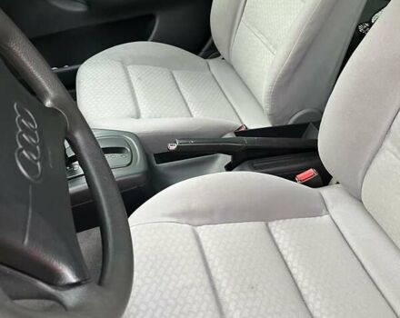 Красный Ауди А4, объемом двигателя 1.6 л и пробегом 200 тыс. км за 5100 $, фото 8 на Automoto.ua