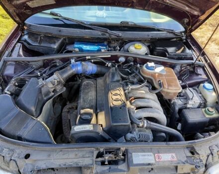 Красный Ауди А4, объемом двигателя 1.6 л и пробегом 370 тыс. км за 2500 $, фото 5 на Automoto.ua