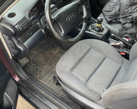 Червоний Ауді А4, об'ємом двигуна 1.8 л та пробігом 240 тис. км за 3300 $, фото 1 на Automoto.ua