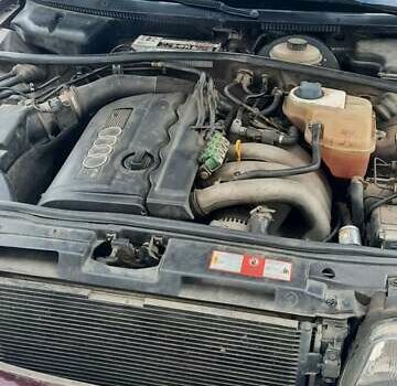 Красный Ауди А4, объемом двигателя 1.8 л и пробегом 255 тыс. км за 3500 $, фото 18 на Automoto.ua