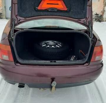 Красный Ауди А4, объемом двигателя 1.8 л и пробегом 255 тыс. км за 3500 $, фото 17 на Automoto.ua