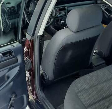 Красный Ауди А4, объемом двигателя 1.8 л и пробегом 255 тыс. км за 3500 $, фото 13 на Automoto.ua