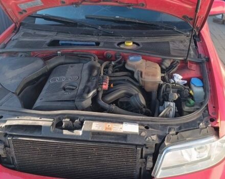 Красный Ауди А4, объемом двигателя 1.8 л и пробегом 285 тыс. км за 4300 $, фото 7 на Automoto.ua