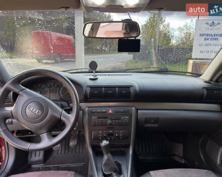 Красный Ауди А4, объемом двигателя 1.6 л и пробегом 226 тыс. км за 4300 $, фото 10 на Automoto.ua