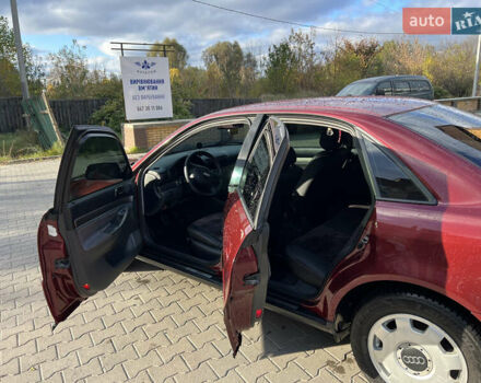 Красный Ауди А4, объемом двигателя 1.6 л и пробегом 226 тыс. км за 4300 $, фото 7 на Automoto.ua