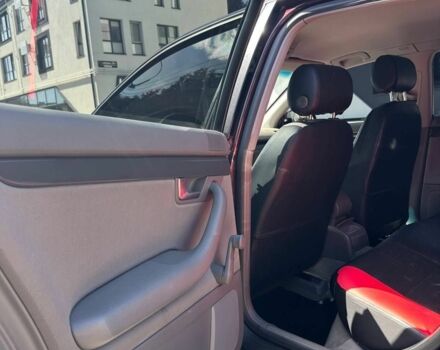 Красный Ауди А4, объемом двигателя 1.8 л и пробегом 290 тыс. км за 4300 $, фото 5 на Automoto.ua