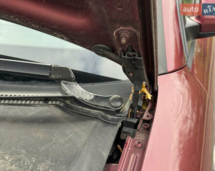 Красный Ауди А4, объемом двигателя 1.6 л и пробегом 153 тыс. км за 5400 $, фото 37 на Automoto.ua