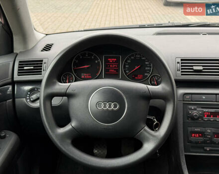 Красный Ауди А4, объемом двигателя 1.6 л и пробегом 153 тыс. км за 5400 $, фото 17 на Automoto.ua