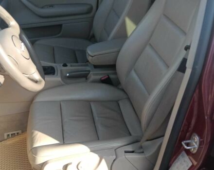 Красный Ауди А4, объемом двигателя 1.8 л и пробегом 268 тыс. км за 5700 $, фото 6 на Automoto.ua