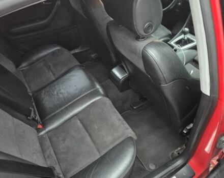 Красный Ауди А4, объемом двигателя 2 л и пробегом 328 тыс. км за 3000 $, фото 9 на Automoto.ua