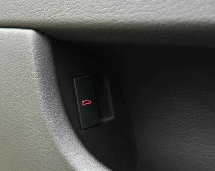 Червоний Ауді А4, об'ємом двигуна 2 л та пробігом 229 тис. км за 7300 $, фото 12 на Automoto.ua