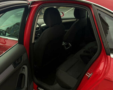 Червоний Ауді А4, об'ємом двигуна 1.8 л та пробігом 225 тис. км за 9500 $, фото 4 на Automoto.ua