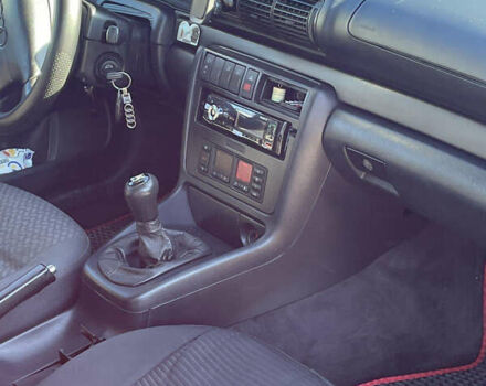 Красный Ауди А4, объемом двигателя 1.8 л и пробегом 420 тыс. км за 2700 $, фото 4 на Automoto.ua