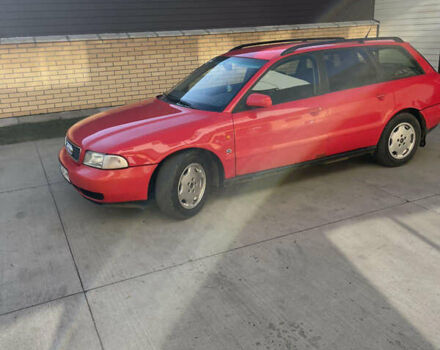 Красный Ауди А4, объемом двигателя 1.8 л и пробегом 420 тыс. км за 2700 $, фото 2 на Automoto.ua